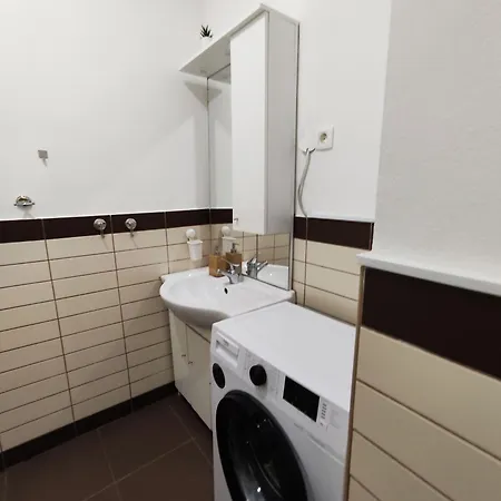 Sisters 3-4 Liubliana