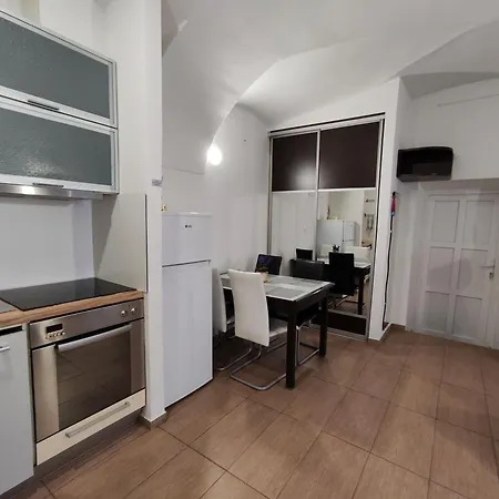 Sisters 3-4 Liubliana