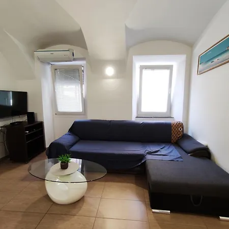 Sisters 3-4 Liubliana