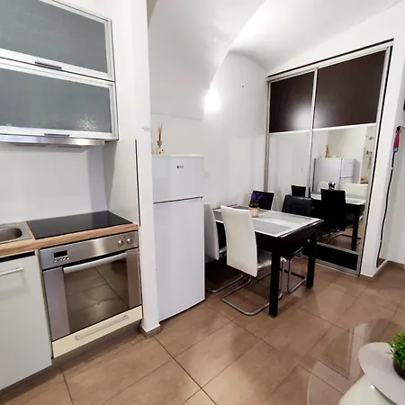 Sisters 3-4 Ljubljana